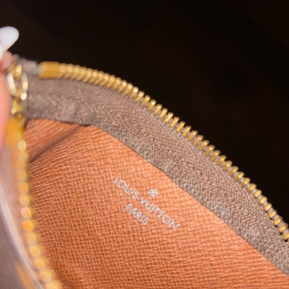 Louis Vuitton key pouch - Picture 8 of 8